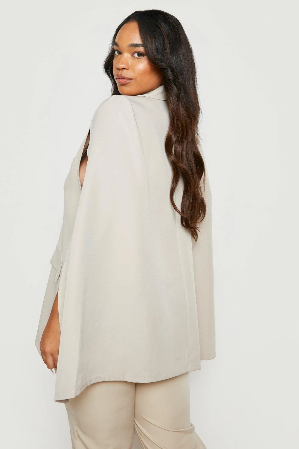 Plus Blazer Mit Cape-Ärmeln 4 Plus Blazer Mit Cape-Ärmeln – Bild 2