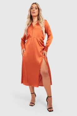 Plus Satin-Midikleid