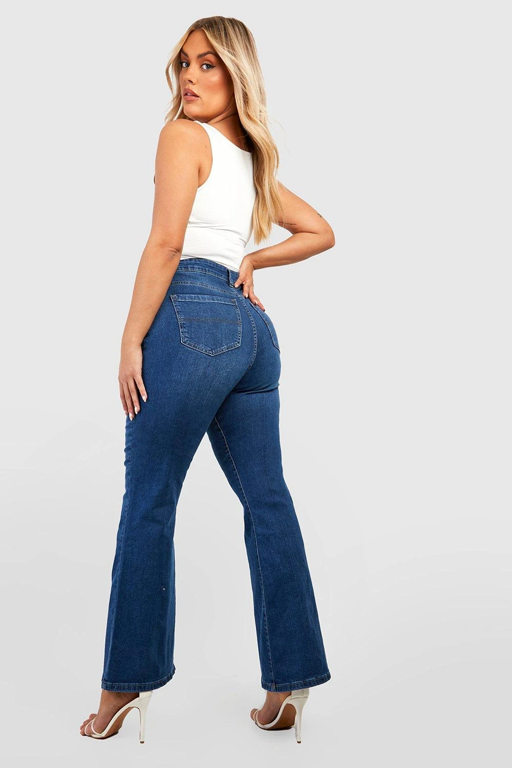 Plus Schlagjeans Mit Hohem Bund 4 Plus Schlagjeans Mit Hohem Bund – Bild 2