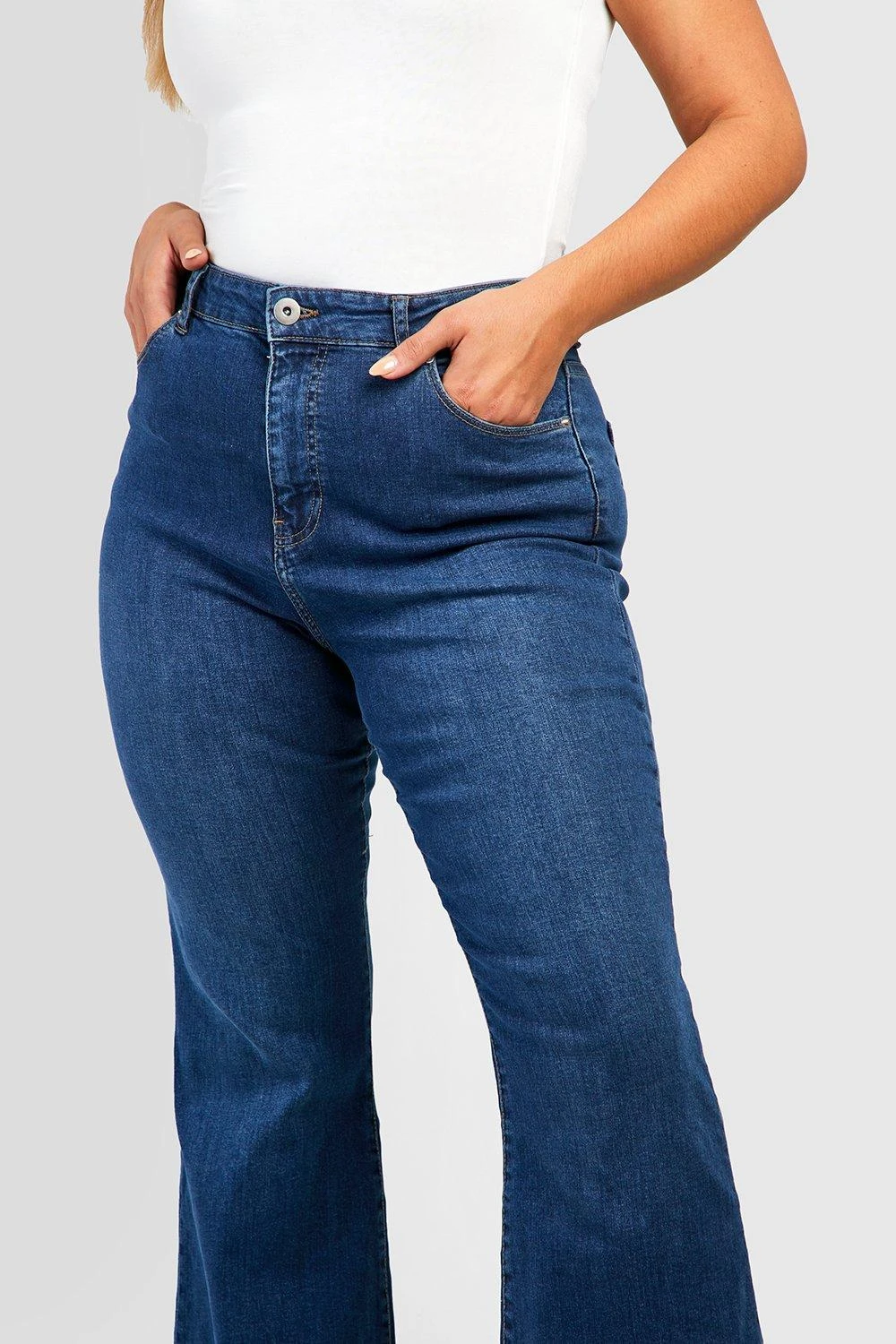 Plus Schlagjeans Mit Hohem Bund 6 Plus Schlagjeans Mit Hohem Bund – Bild 4