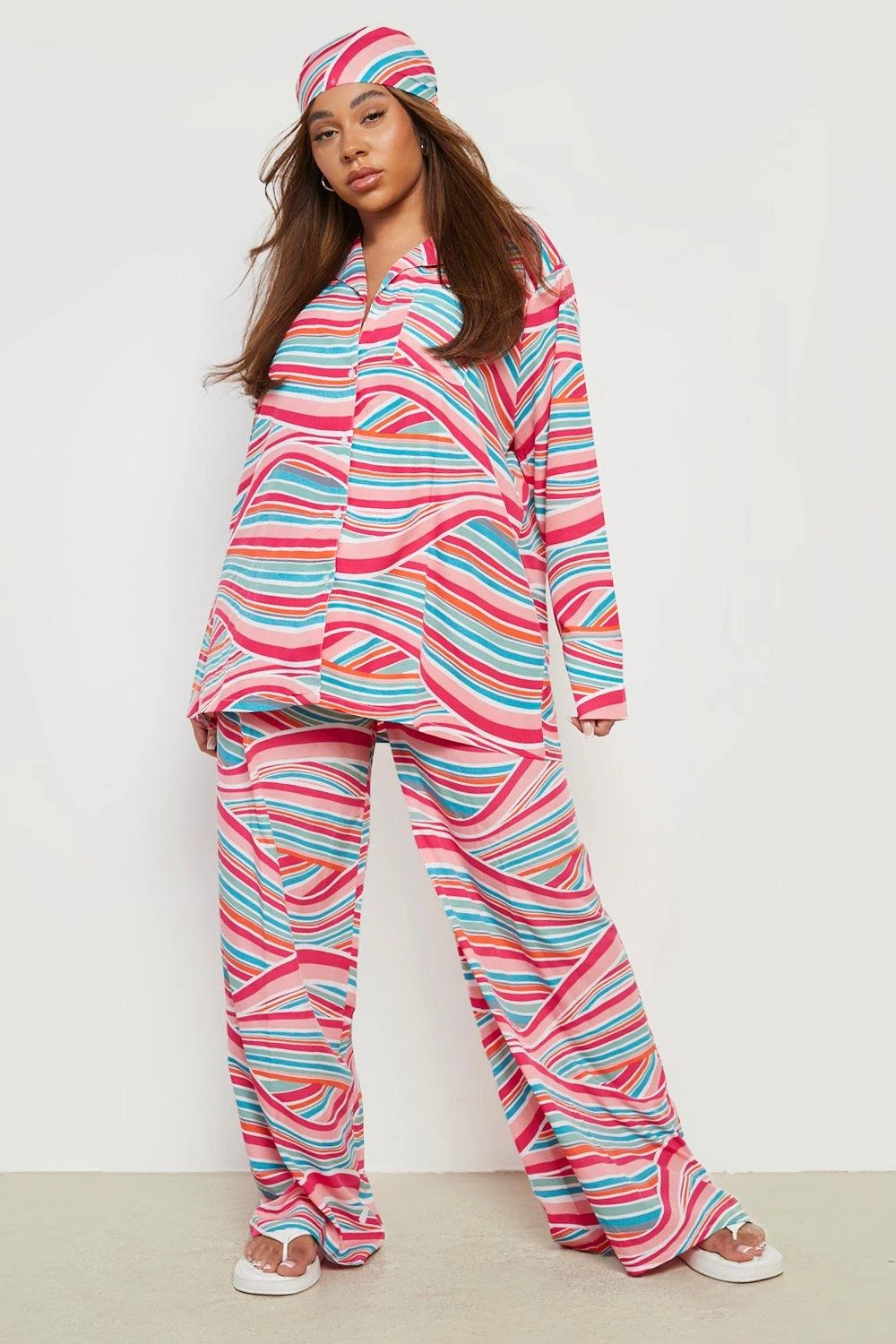 Plus Germusterter Zweiteiler & Tuch 5 Plus Germusterter Zweiteiler & Tuch – Bild 3