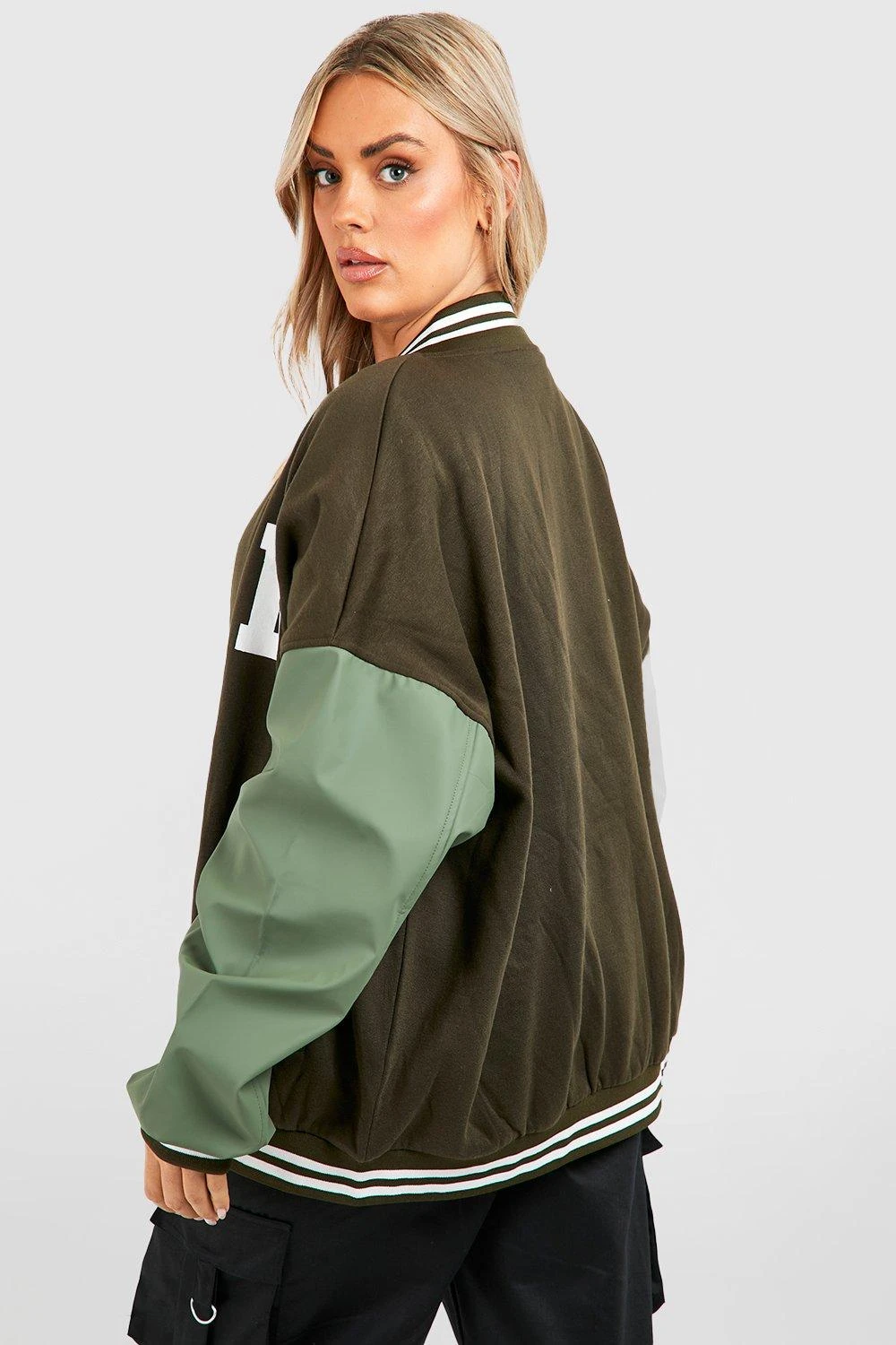 Plus Bomberjacke Mit PU-Ärmeln 4 Plus Bomberjacke Mit PU-Ärmeln – Bild 2