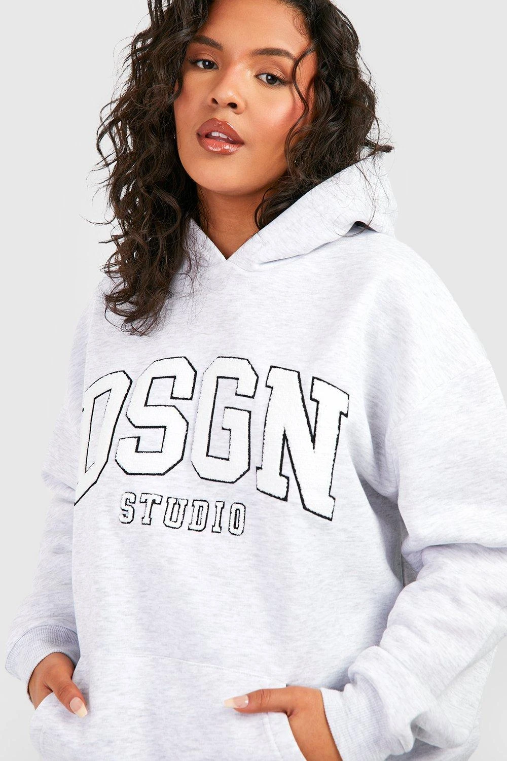 Plus Oversize Hoodie Mit Dsgn Slogan Frottee-Applikation 6 Plus Oversize Hoodie Mit Dsgn Slogan Frottee-Applikation – Bild 4