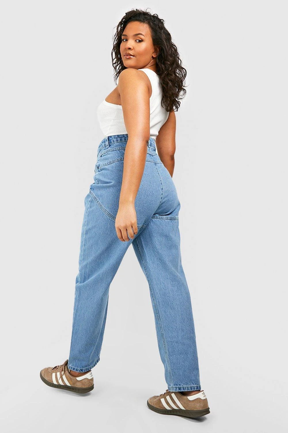 Plus Butt-Shaper Mom-Jeans Mit Hohem Bund 4 Plus Butt-Shaper Mom-Jeans Mit Hohem Bund – Bild 2