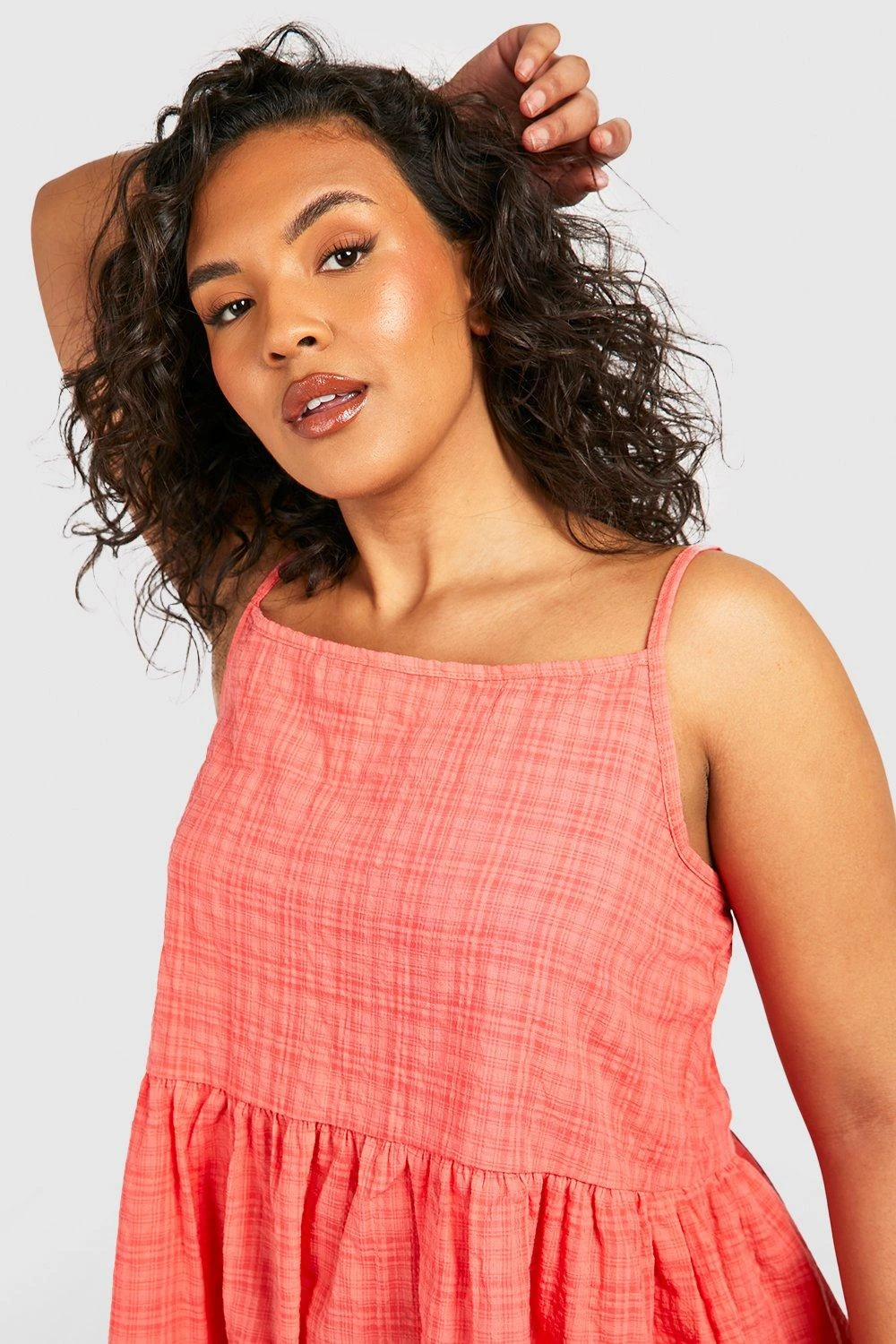 Plus Gingham Trägertop Mit Geradem Ausschnitt 6 Plus Gingham Trägertop Mit Geradem Ausschnitt – Bild 4